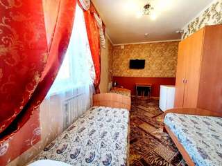 Гостевой дом Inn Versal Нижневартовск Трехместный номер с ванной-3
